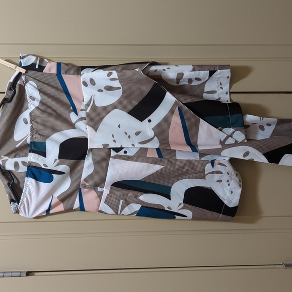 DONATING SOON! CBR Sleeveless Romper - Picture 4 of 4